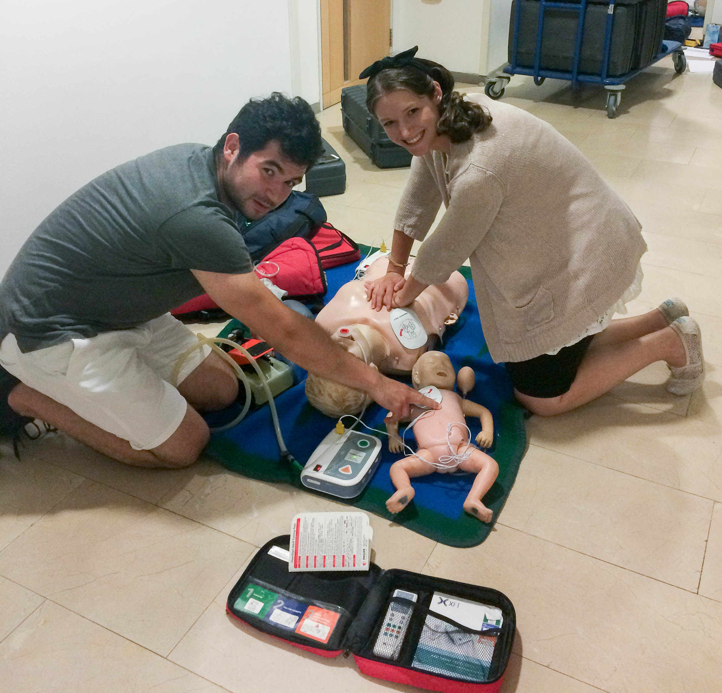 David Popok and Rachel Weintraub practicing CPR